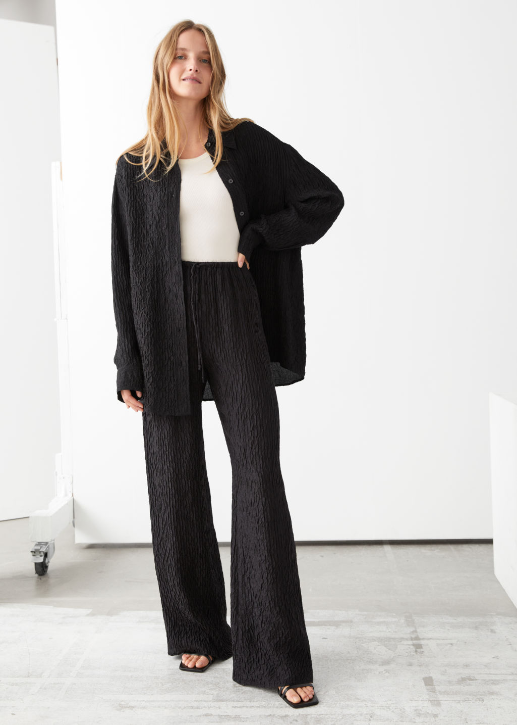 Relaxed Silk Blend Drawstring Trousers - Black - Trousers - & Other Stories