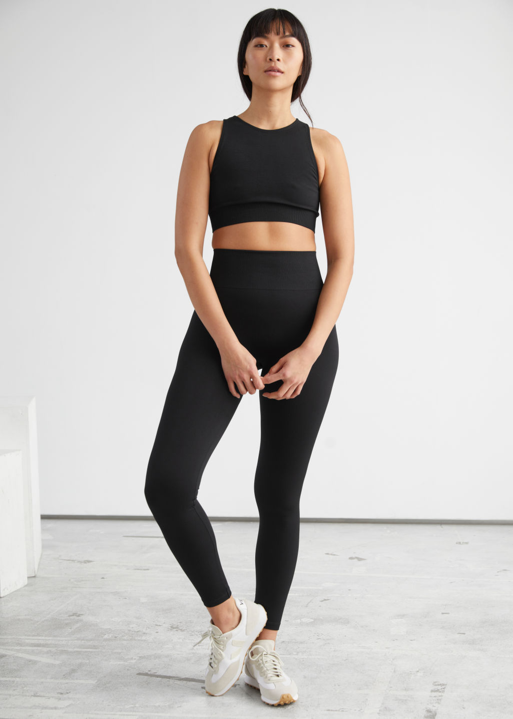 Quick-Dry Seamless Yoga Tights - Black - Joggers & Tights - & Other Stories
