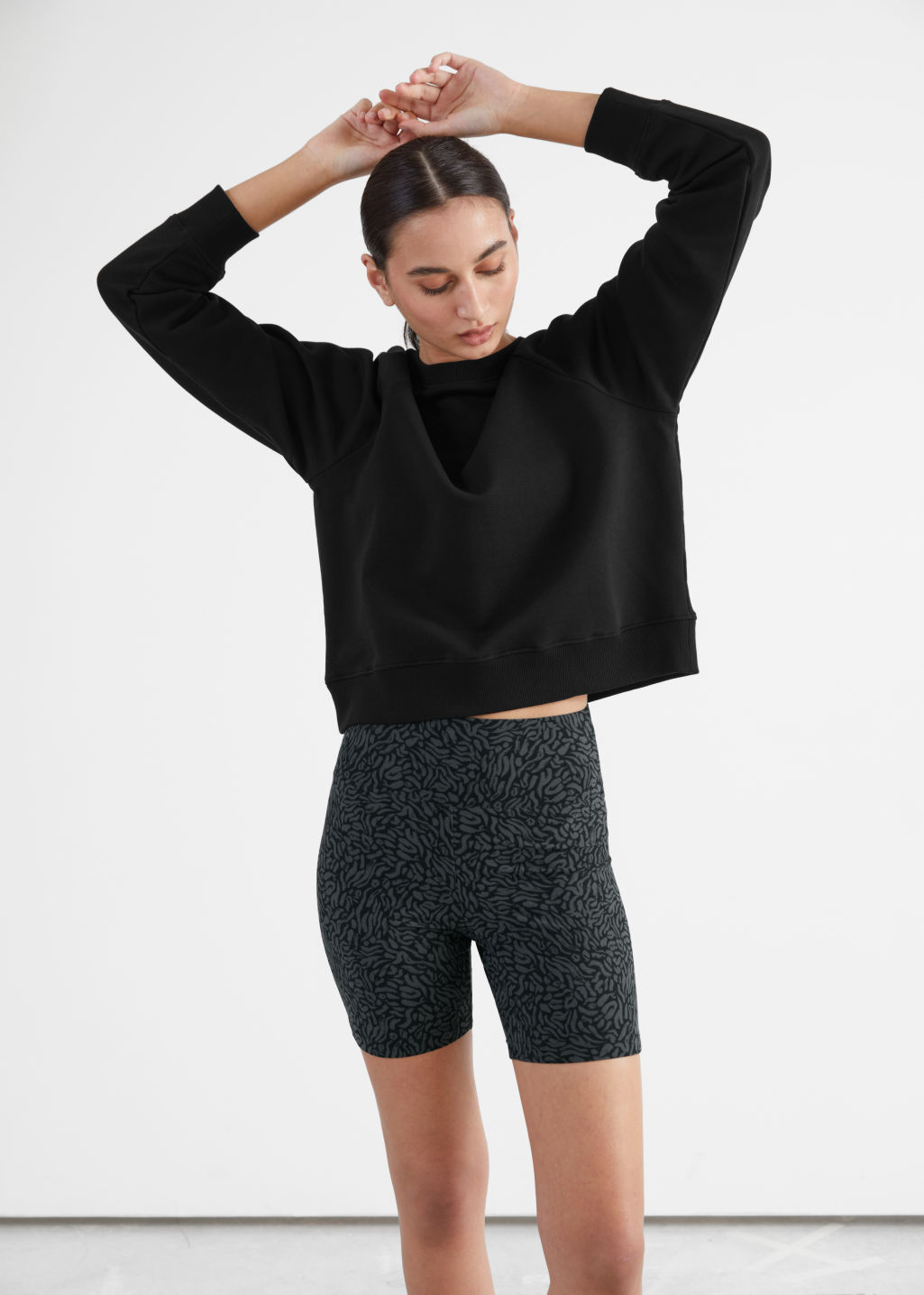 Quick-Dry Yoga Shorts - Dark Grey - Activewear - & Other Stories