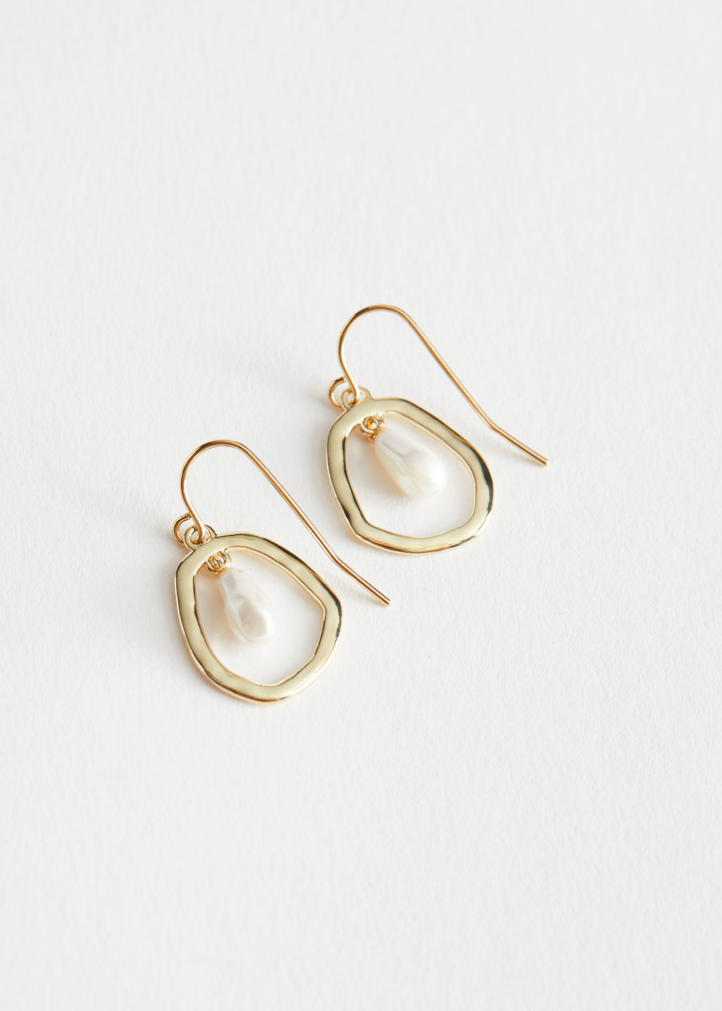 Pearl Gold Pendant Earrings - Gold - Drop earrings - & Other Stories