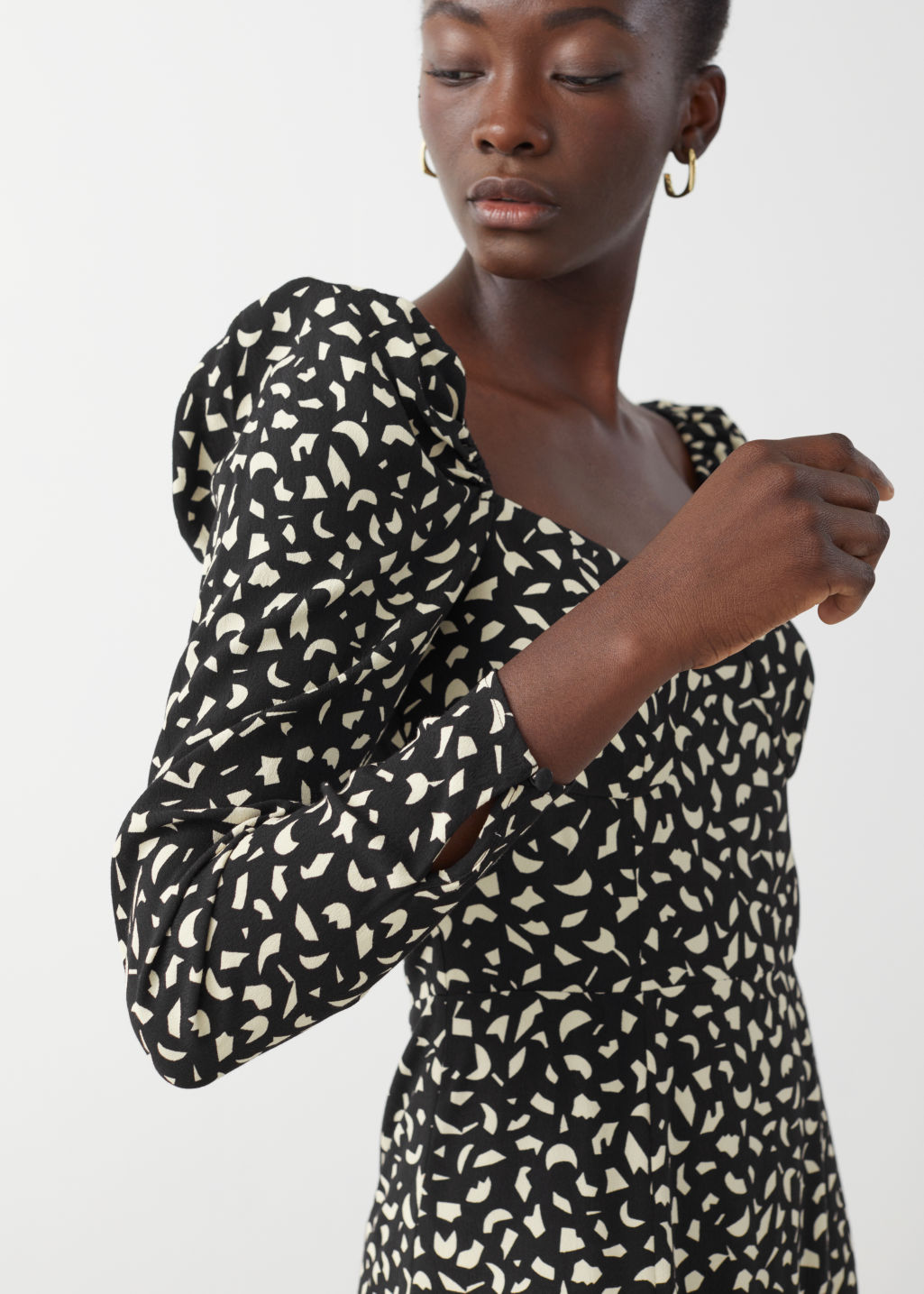 Puff Sleeve Midi Dress - Black Print - Midi dresses - & Other Stories